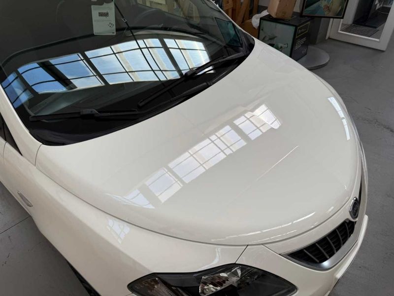 Lancia Ypsilon 1.0 Mild-Hybrid Silver — zdjęcie 42