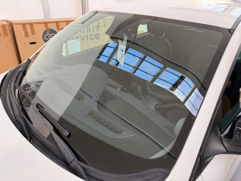 Lancia Ypsilon 1.0 Mild-Hybrid Silver — zdjęcie 35