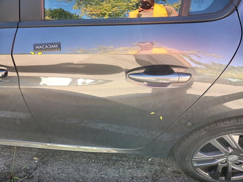 Peugeot 208 1.2 PureTech Active Pack — zdjęcie 31