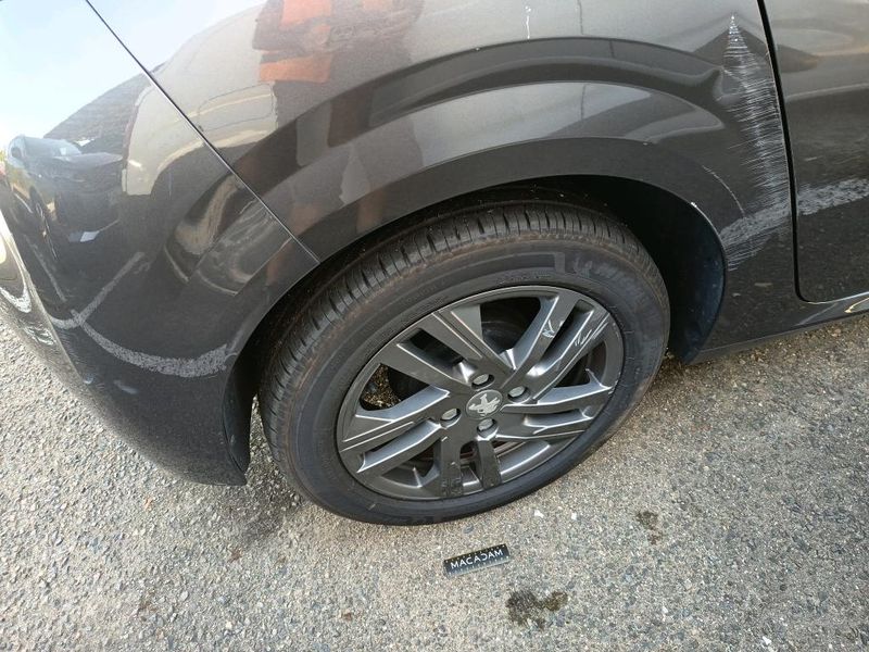 Peugeot 208 1.2 PureTech Active Pack — zdjęcie 26