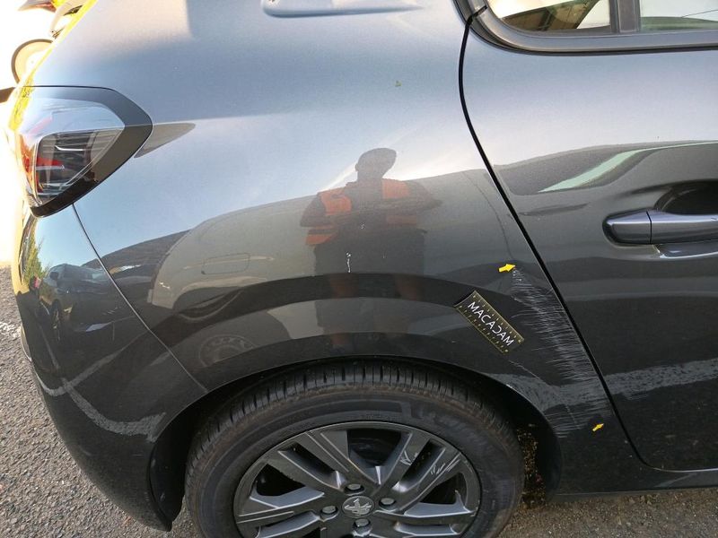 Peugeot 208 1.2 PureTech Active Pack — zdjęcie 38