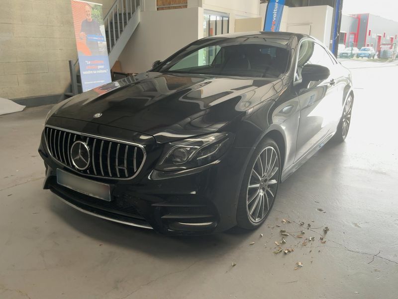 Mercedes-Benz E-Klasse E 400 4Matic AMG Line — zdjęcie 1