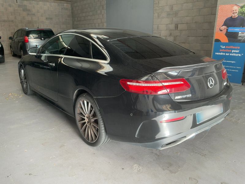 Mercedes-Benz E-Klasse E 400 4Matic AMG Line — zdjęcie 3