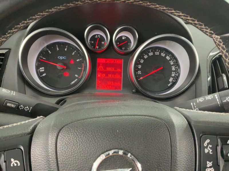 Opel Astra GTC 2.0 Turbo OPC — zdjęcie 13