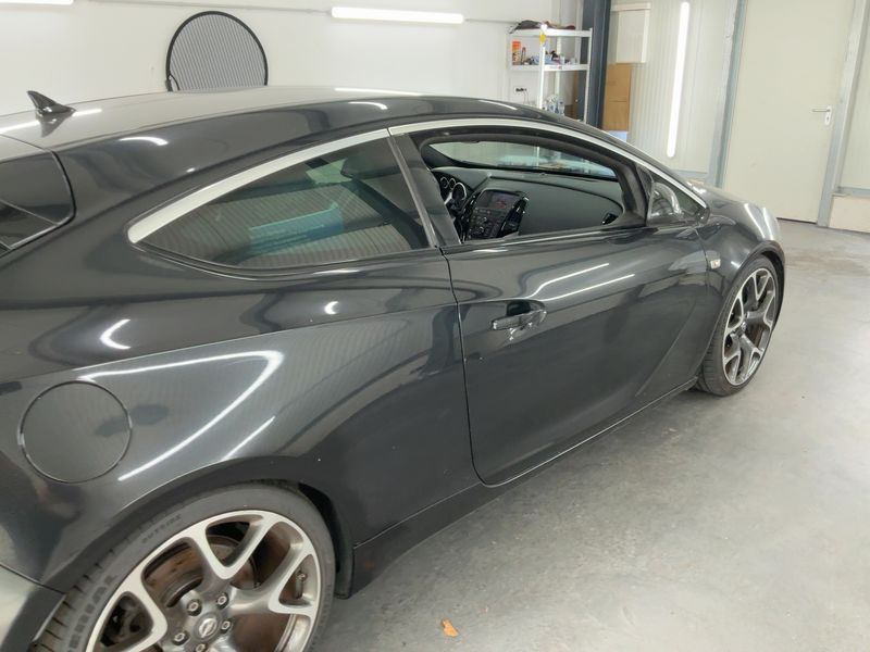 Opel Astra GTC 2.0 Turbo OPC — zdjęcie 7