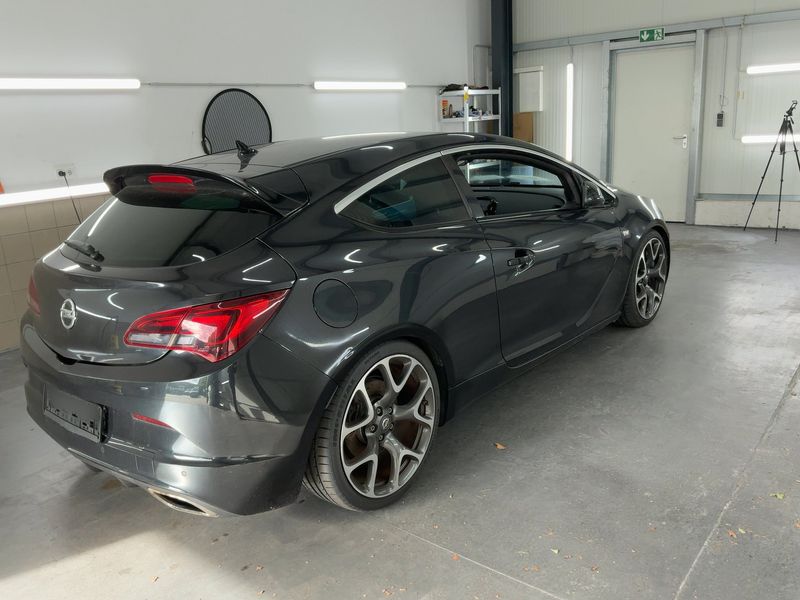 Opel Astra GTC 2.0 Turbo OPC — zdjęcie 6