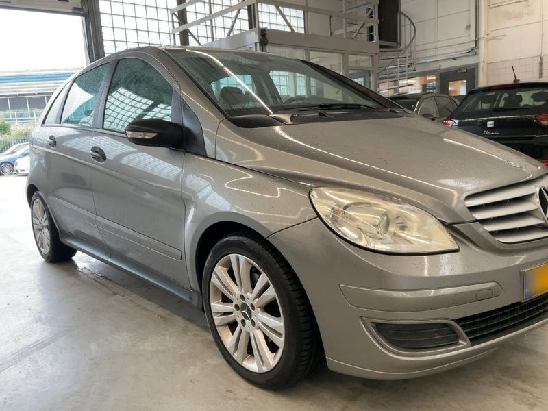 Mercedes-Benz B-Klasse B 200 — zdjęcie 8