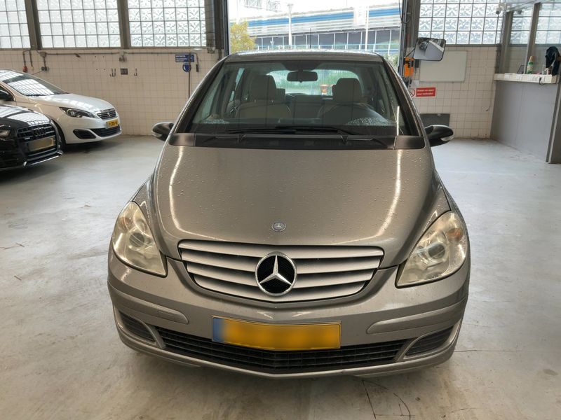 Mercedes-Benz B-Klasse B 200 — zdjęcie 9