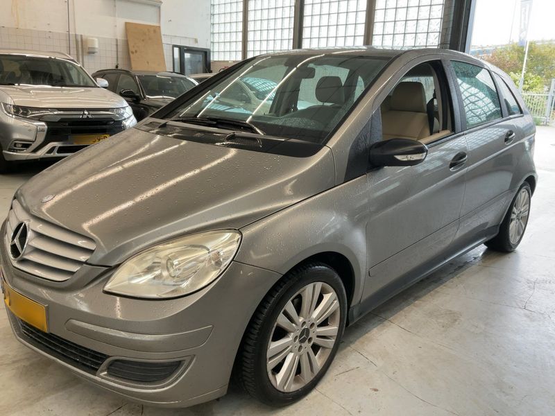 Mercedes-Benz B-Klasse B 200 — zdjęcie 2