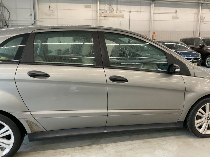 Mercedes-Benz B-Klasse B 200 — zdjęcie 7