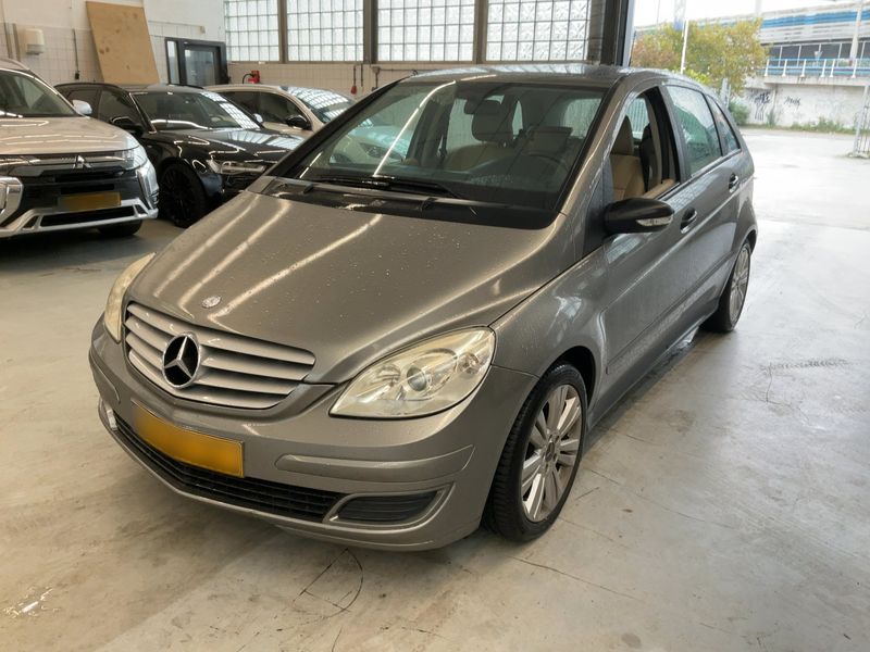 Mercedes-Benz B-Klasse B 200 — zdjęcie 1