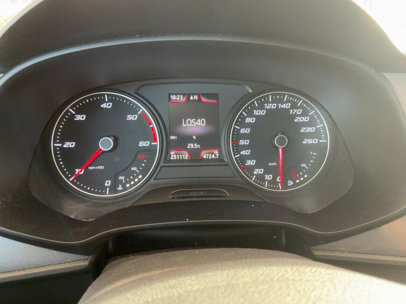 Seat Leon 2.0 TDI FR — zdjęcie 13