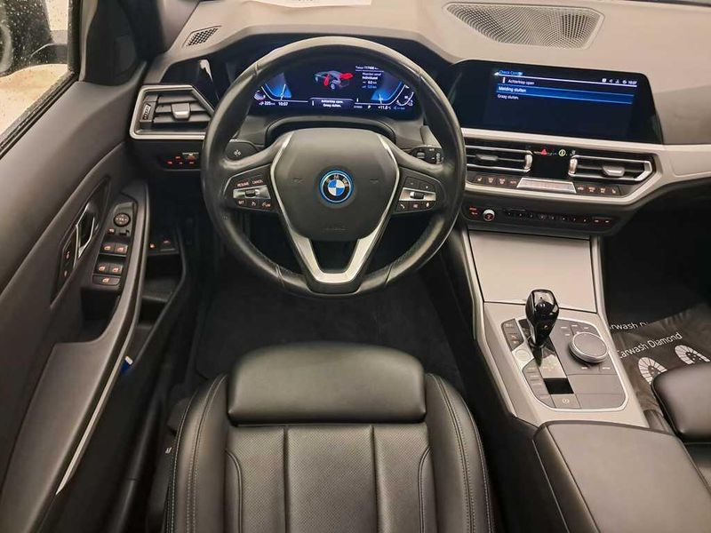 BMW 3er 330e Advantage — zdjęcie 17