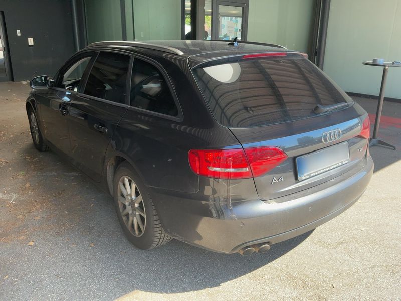 Audi A4 2.0 TDI Ambition — zdjęcie 3