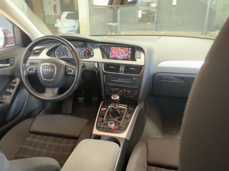 Audi A4 2.0 TDI Ambition — zdjęcie 12