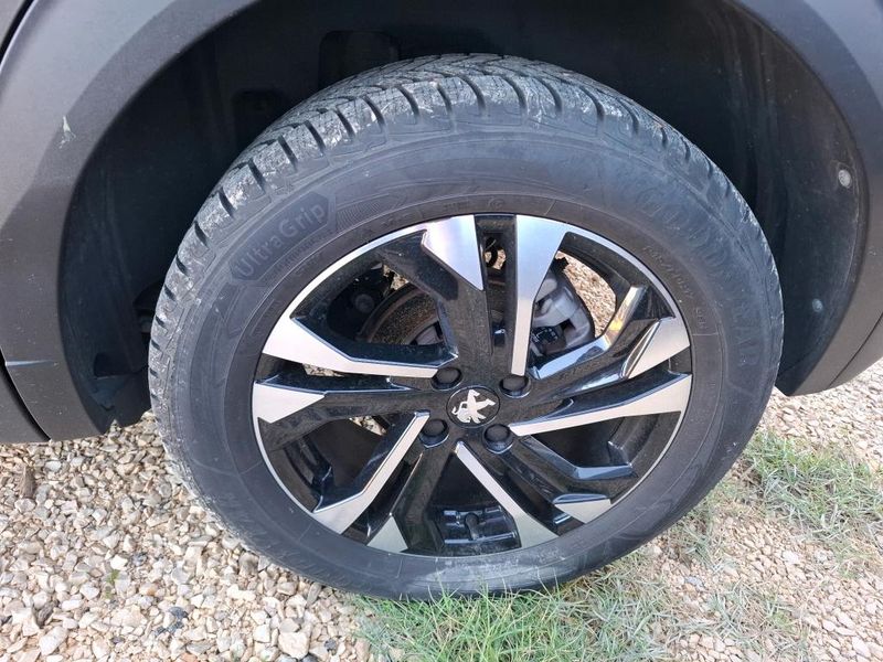 Peugeot 2008 1.2 PureTech Allure Business — zdjęcie 30