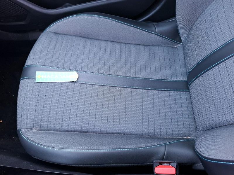 Peugeot 2008 1.2 PureTech Allure Business — zdjęcie 19