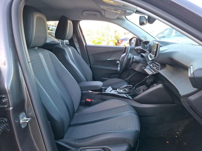 Peugeot 2008 1.2 PureTech Allure Business — zdjęcie 6