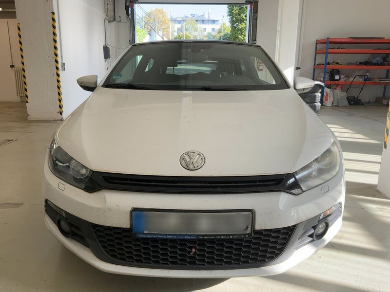 Volkswagen Scirocco 2.0 TDI BlueMotion Tech — zdjęcie 9