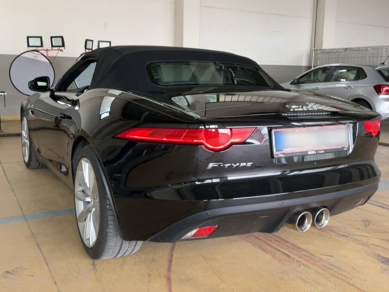 Jaguar F-TYPE 3.0 V6 — zdjęcie 3