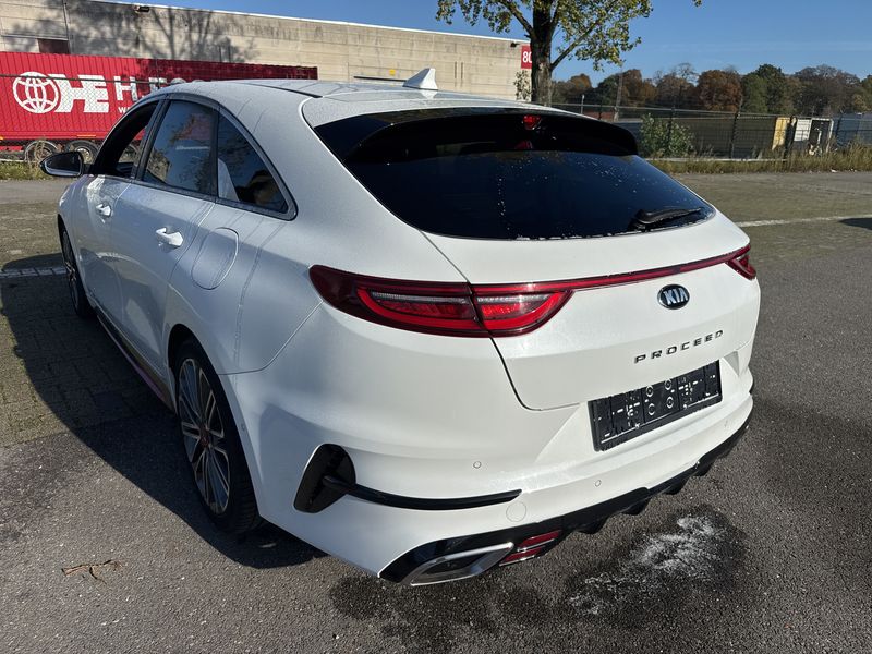 Kia pro_cee'd 1.6 TGDI GT — zdjęcie 3
