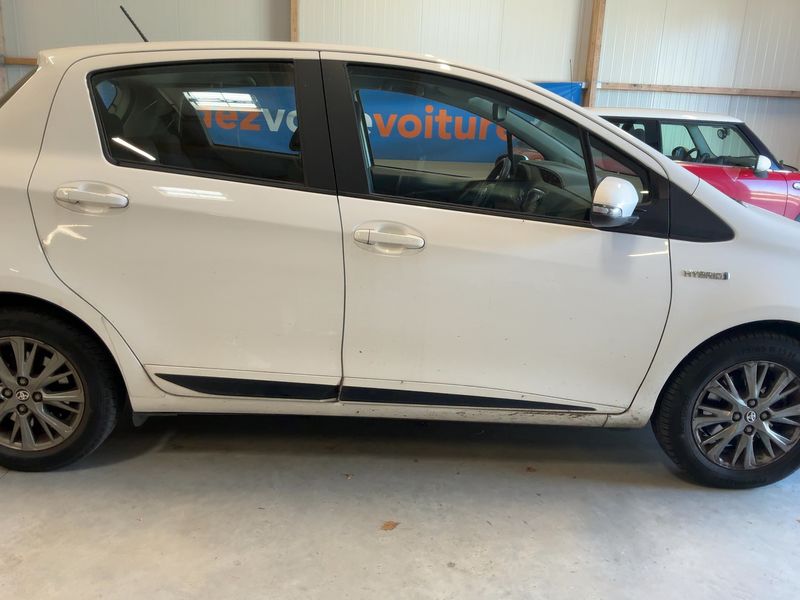 Toyota Yaris 1.5 Hybrid Dynamic — zdjęcie 7