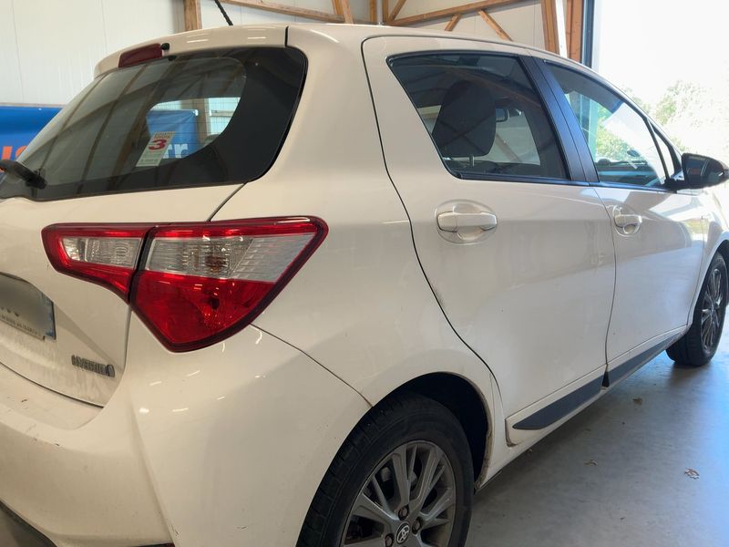 Toyota Yaris 1.5 Hybrid Dynamic — zdjęcie 6