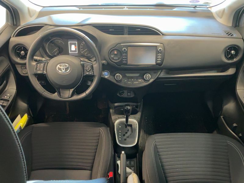 Toyota Yaris 1.5 Hybrid Dynamic — zdjęcie 12
