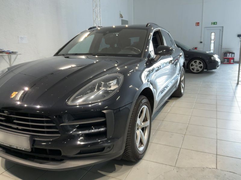 Porsche Macan Basis — zdjęcie 2