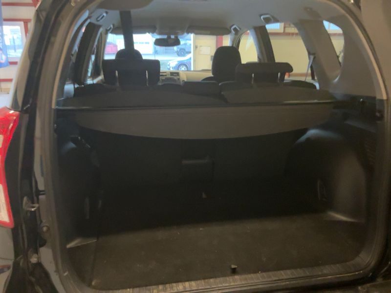 Toyota RAV 4 2.2 D-4D Life 4x4 — zdjęcie 10