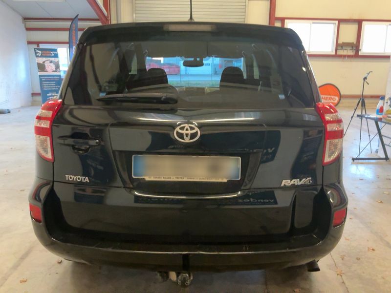 Toyota RAV 4 2.2 D-4D Life 4x4 — zdjęcie 5