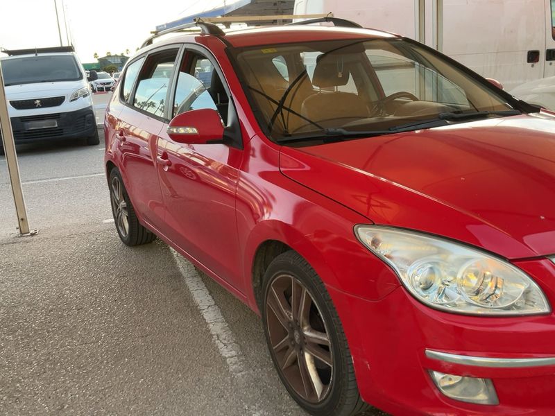 Hyundai i30 1.6 CRDi Active — zdjęcie 8