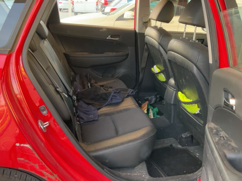 Hyundai i30 1.6 CRDi Active — zdjęcie 14