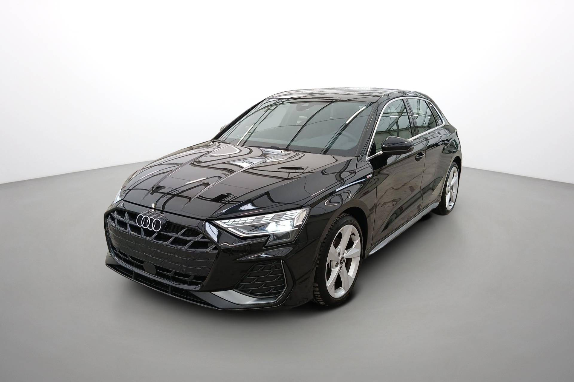 Audi A3 Sportback 35 TDI S line — zdjęcie 1