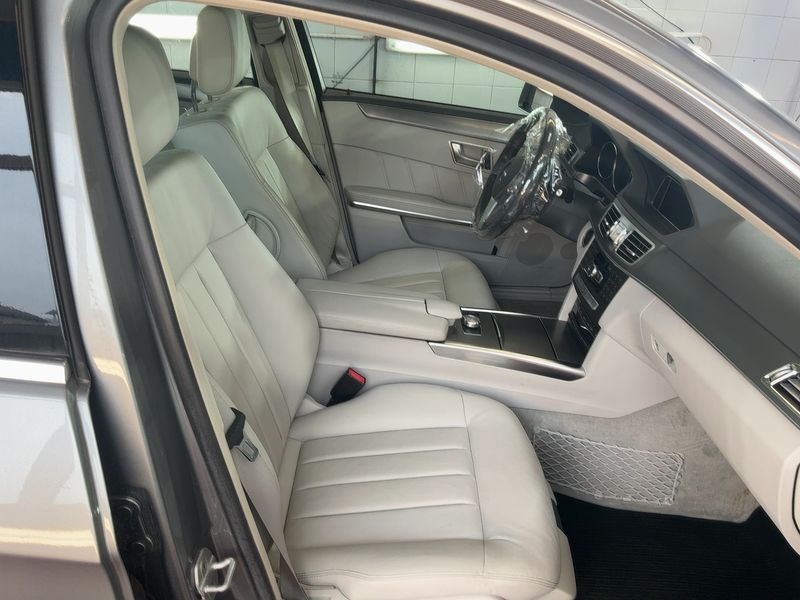 Mercedes-Benz E-Klasse E 300 CGI T BlueEfficiency 4Matic Avantgarde — zdjęcie 11