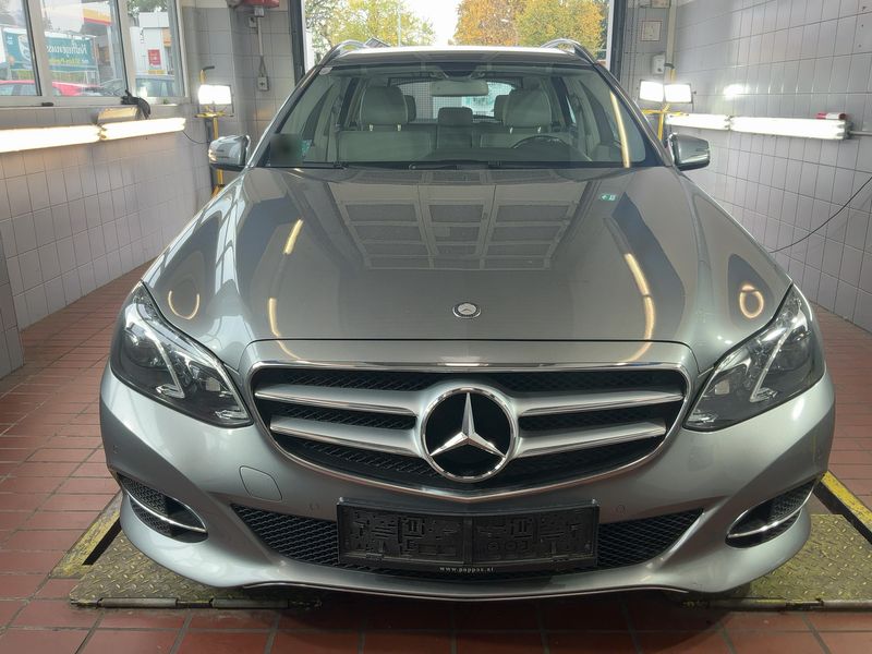 Mercedes-Benz E-Klasse E 300 CGI T BlueEfficiency 4Matic Avantgarde — zdjęcie 9