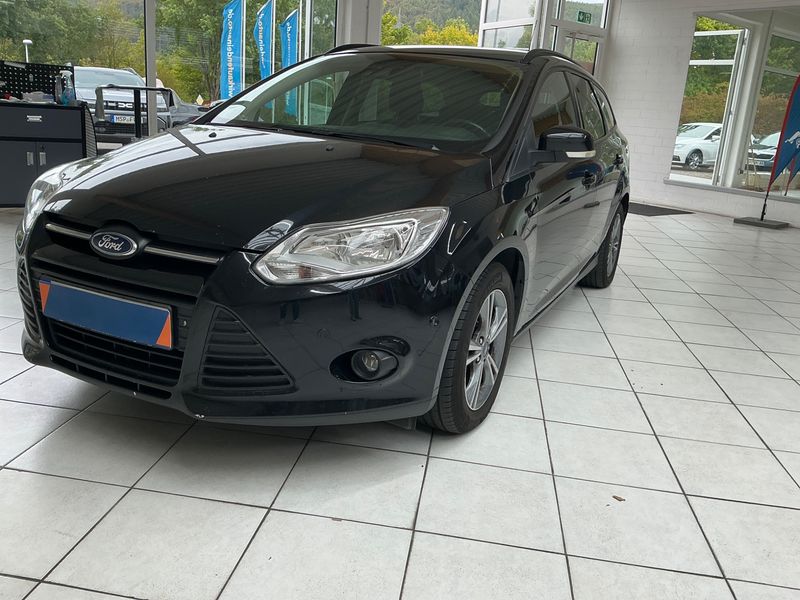 Ford Focus 1.0 EcoBoost SYNC Edition — zdjęcie 1