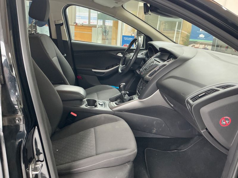 Ford Focus 1.0 EcoBoost SYNC Edition — zdjęcie 3