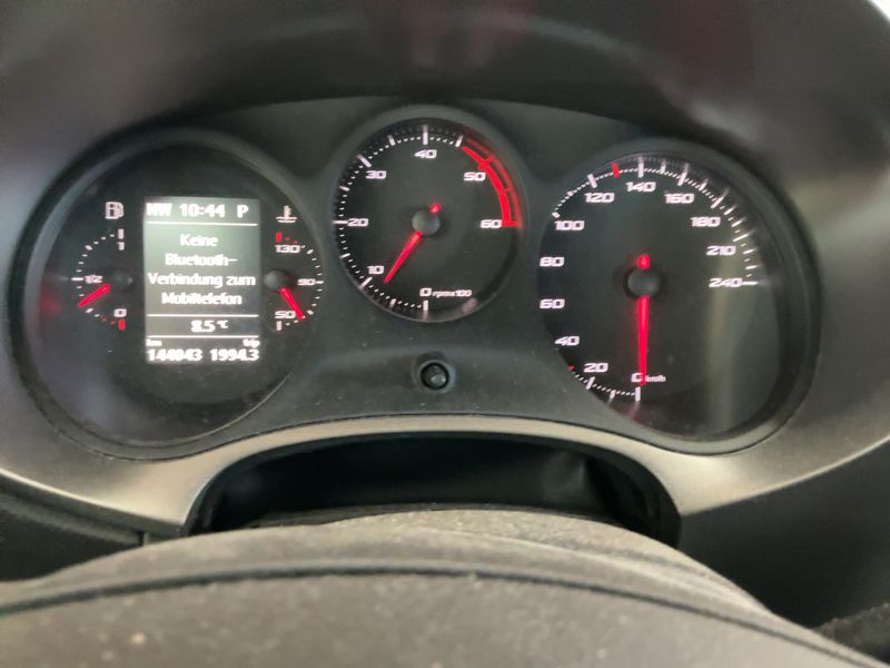Seat Leon 2.0 TDI FR — zdjęcie 13