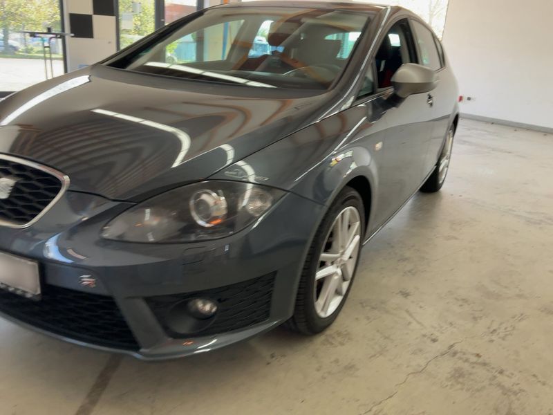Seat Leon 2.0 TDI FR — zdjęcie 2