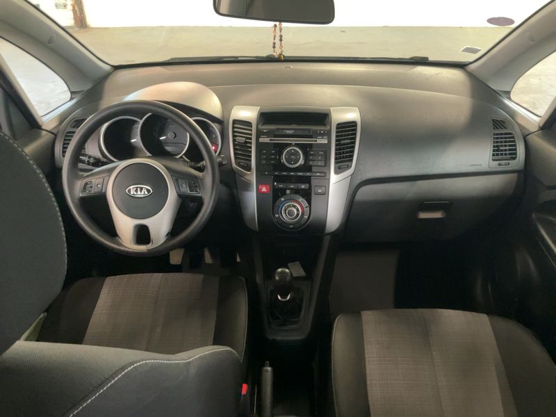 Kia Venga 1.4 Style — zdjęcie 12