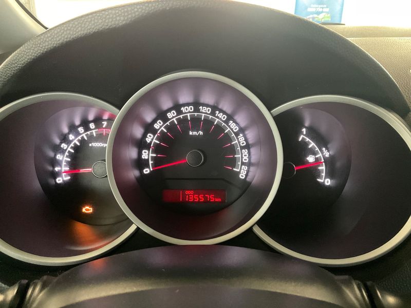 Kia Venga 1.4 Style — zdjęcie 13