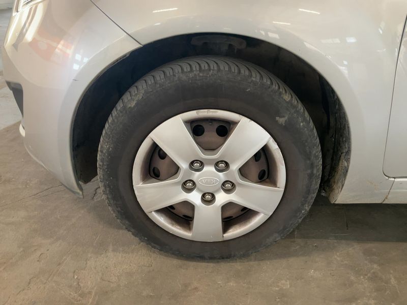 Kia Venga 1.4 Style — zdjęcie 19