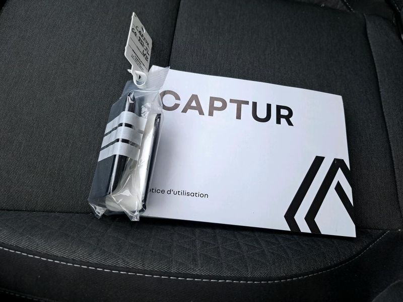 Renault Captur 1.6 Hybrid E-Tech Evolution — zdjęcie 9