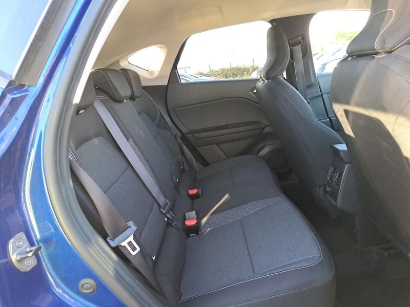 Renault Captur 1.6 Hybrid E-Tech Evolution — zdjęcie 11