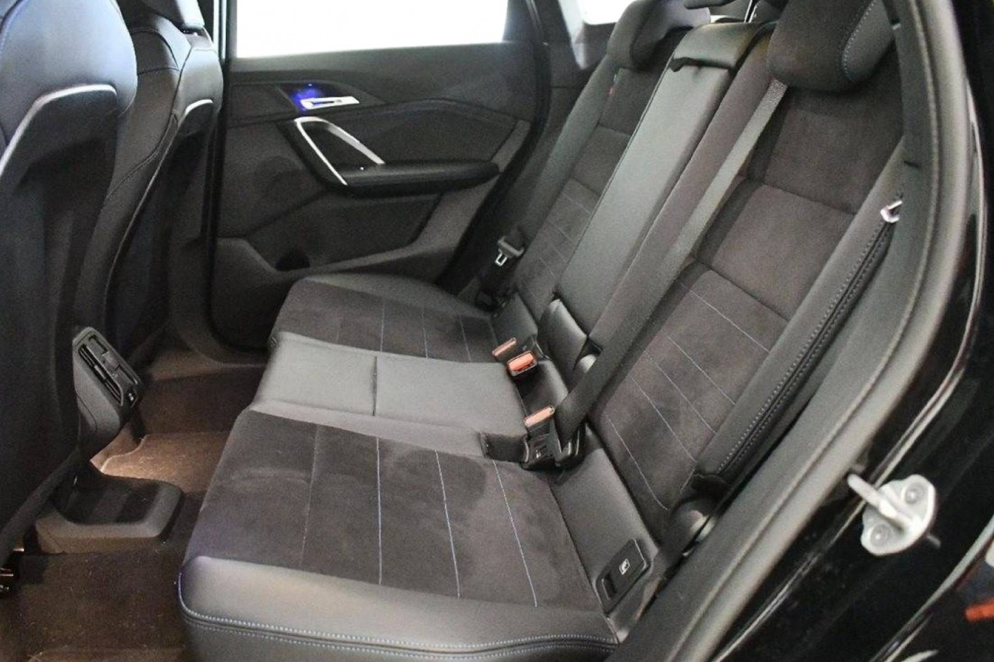 BMW X1 sDrive 18d M Sport — zdjęcie 9