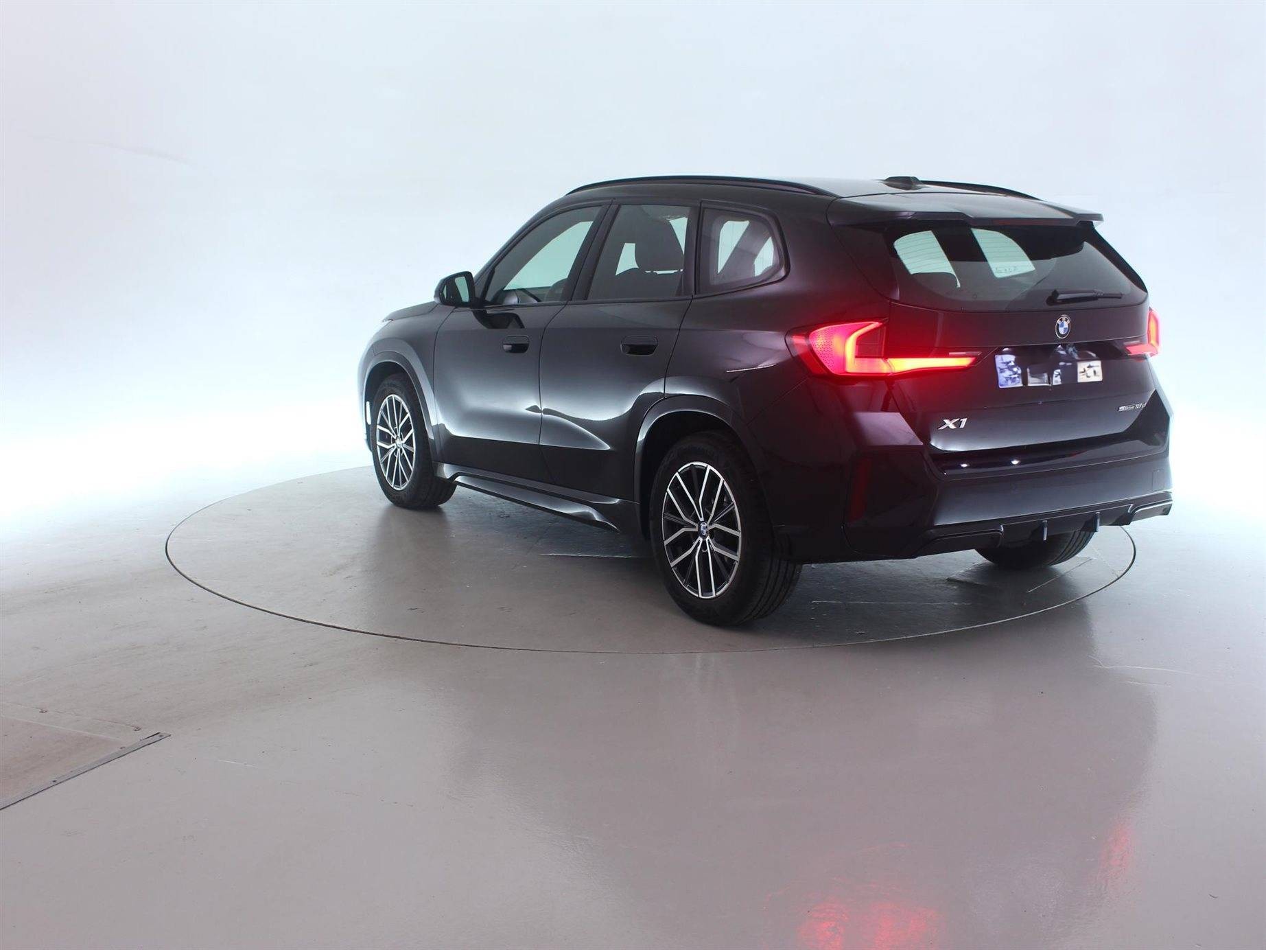 BMW X1 sDrive 18d M Sport — zdjęcie 3