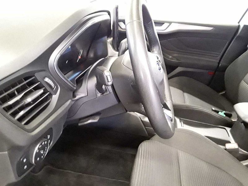 Ford Focus 1.0 EcoBoost Titanium — zdjęcie 18