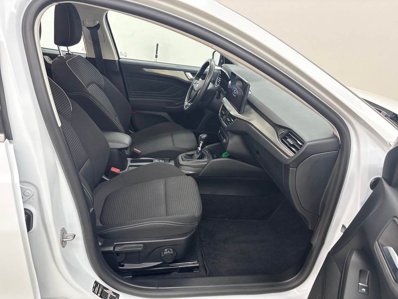 Ford Focus 1.0 EcoBoost Titanium — zdjęcie 6