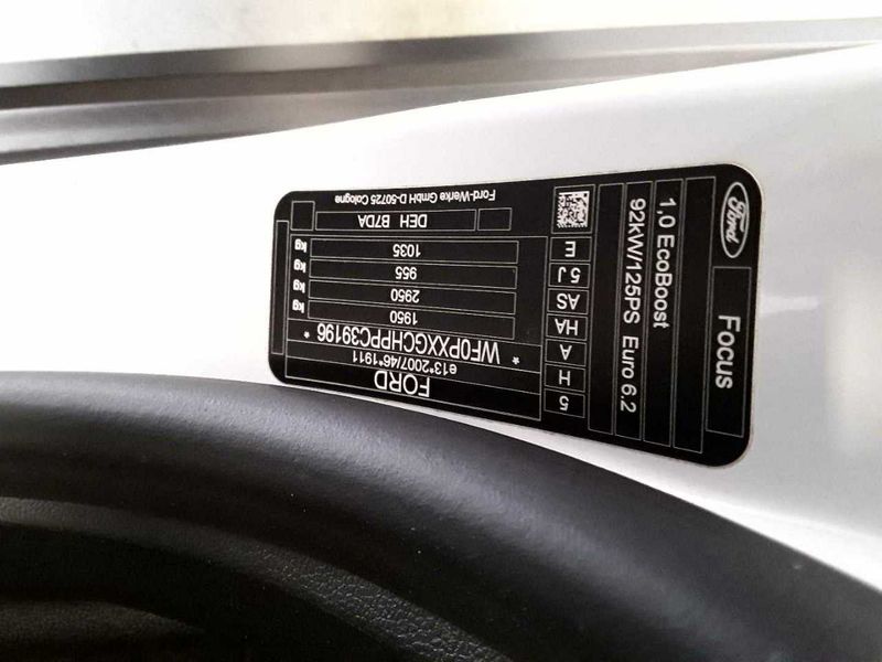 Ford Focus 1.0 EcoBoost Titanium — zdjęcie 12